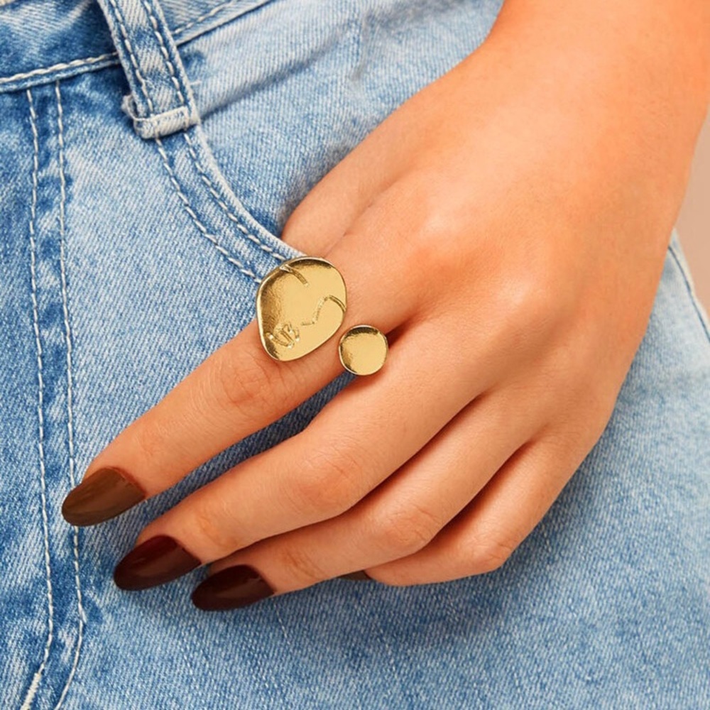 💛 Abstract Face Cuff Ring